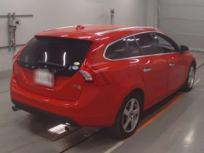 Volvo V60  с аукциона в Японии