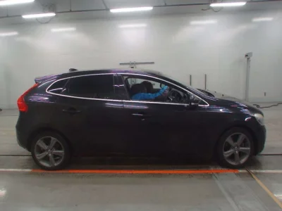 Volvo V40  с аукциона в Японии