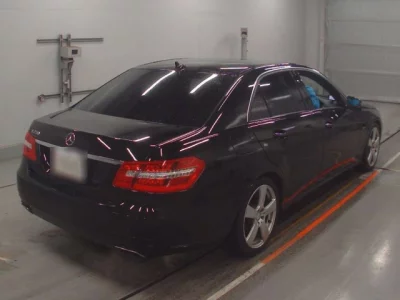 Mercedes-Benz E CLASS  с аукциона в Японии