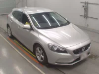 Volvo V40 лот № 38202 оценка 4  с аукциона в Японии 4