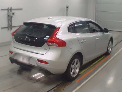 Volvo V40  с аукциона в Японии