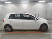 Volkswagen Golf лот № 38203 оценка 4  с аукциона в Японии 2