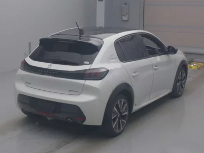 Peugeot 208  с аукциона в Японии