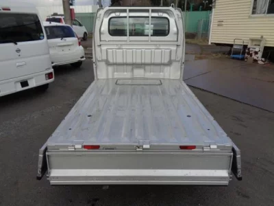 Nissan NT100 Clipper