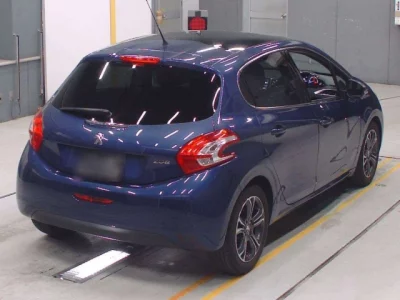Peugeot 208  с аукциона в Японии