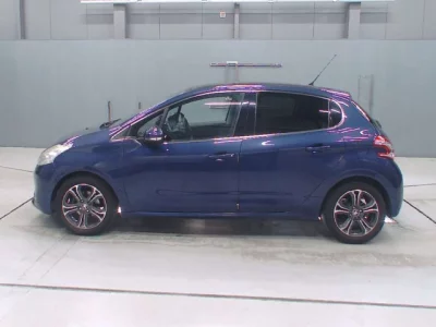 Peugeot 208  с аукциона в Японии