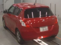 Suzuki SWIFT лот № 30324 оценка 3  с аукциона в Японии 5