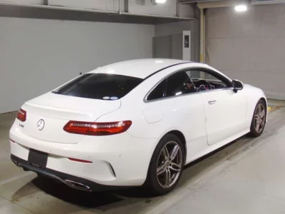 Mercedes-Benz E CLASS  с аукциона в Японии