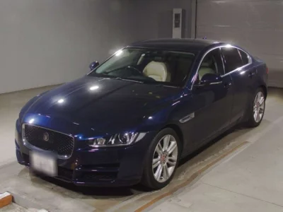 Jaguar XE  с аукциона в Японии