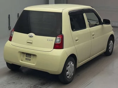 Daihatsu Esse