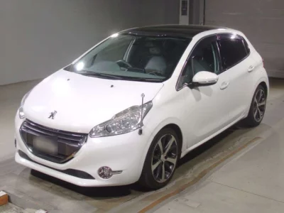 Peugeot 208  с аукциона в Японии