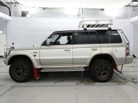 Mitsubishi PAJERO лот № 30105 оценка 3.5  с аукциона в Японии 3
