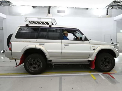 Mitsubishi PAJERO  с аукциона в Японии