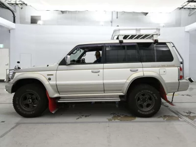 Mitsubishi PAJERO  с аукциона в Японии