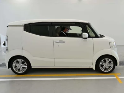 Honda N-Box Slash