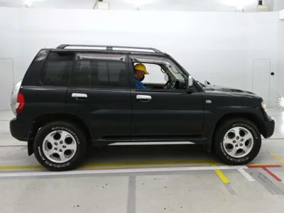 Mitsubishi Pajero iO