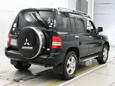 Mitsubishi Pajero iO