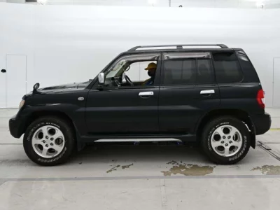 Mitsubishi Pajero iO
