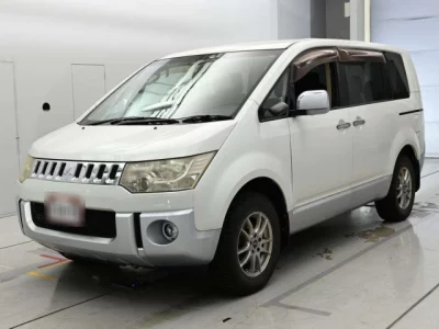 Mitsubishi DELICA D5  с аукциона в Японии