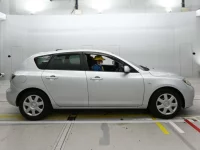 Mazda AXELA лот № 90516 оценка 4  с аукциона в Японии 2