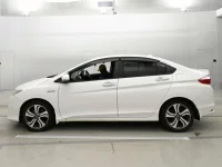 Honda GRACE лот № 30765 оценка 4  с аукциона в Японии 3