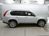 Nissan X-TRAIL лот № 30755 оценка 4.5  с аукциона в Японии 2