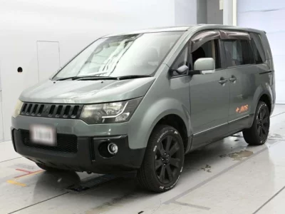 Mitsubishi DELICA D5  с аукциона в Японии