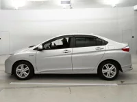 Honda GRACE лот № 10319 оценка 3.5  с аукциона в Японии 3