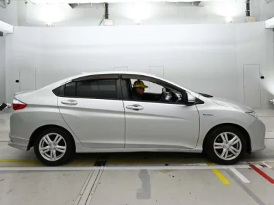 Honda GRACE  с аукциона в Японии