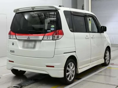 Mitsubishi DELICA D2