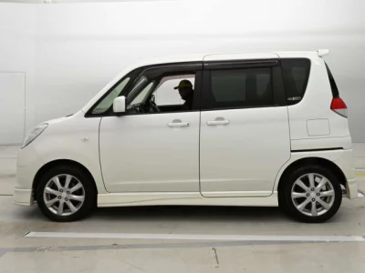 Mitsubishi DELICA D2