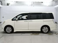 Honda STEP WAGON лот № 30919 оценка 4  с аукциона в Японии 3