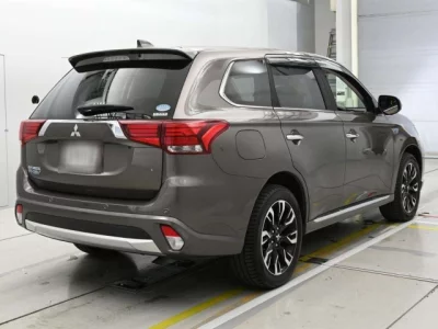 Mitsubishi OUTLANDER PHEV