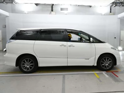 Toyota ESTIMA HYBRID