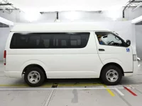 Toyota HIACE VAN лот № 30066 оценка 3.5  с аукциона в Японии 2