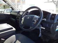 Toyota HIACE VAN лот № 30062 оценка 4  с аукциона в Японии 8