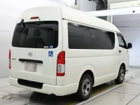 Toyota HIACE VAN лот № 30027 оценка 4  с аукциона в Японии 1