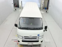 Toyota HIACE VAN лот № 30027 оценка 4  с аукциона в Японии 6