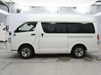 Toyota HIACE VAN лот № 30027 оценка 4  с аукциона в Японии 3