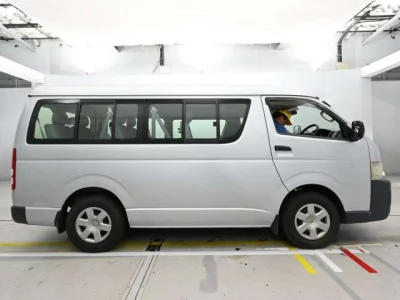 Toyota HIACE  с аукциона в Японии