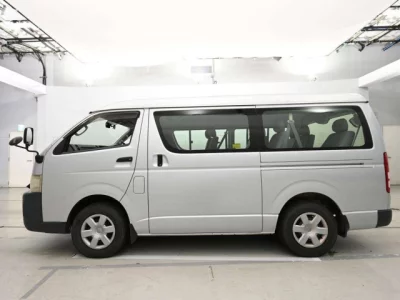 Toyota HIACE  с аукциона в Японии