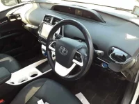 Toyota Prius лот № 30094 оценка 4  с аукциона в Японии 8