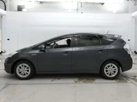 Toyota PRIUS ALPHA лот № 30044 оценка 4  с аукциона в Японии 3