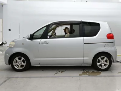 Toyota PORTE  с аукциона в Японии