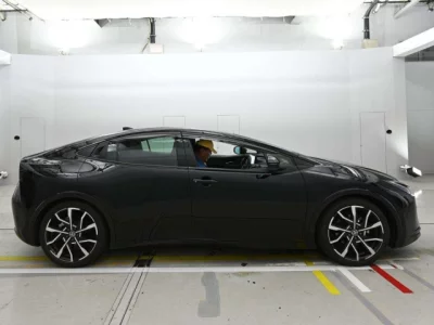 Toyota PRIUS PHV  с аукциона в Японии