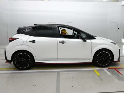 Nissan Aura