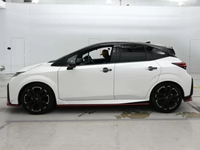 Nissan Aura