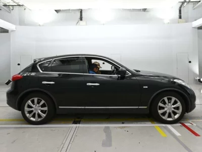 Nissan Skyline Crossover