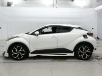 Toyota C-HR лот № 30067 оценка 4  с аукциона в Японии 3
