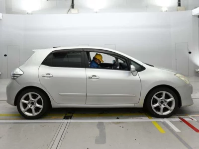 Toyota BLADE